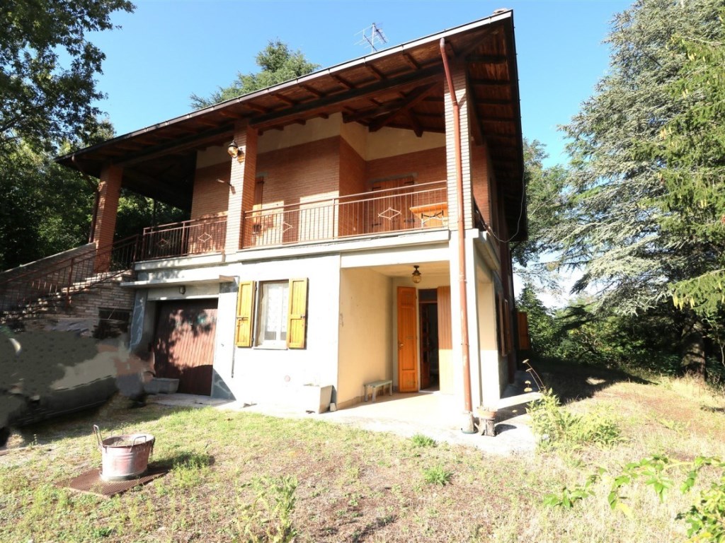 Porzione di Casa in vendita a Neviano degli Arduini strada Mozzano, 24