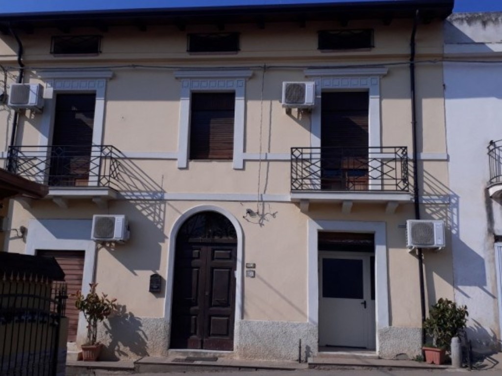Casa Indipendente in vendita a Reggio di Calabria via San Cristoforo