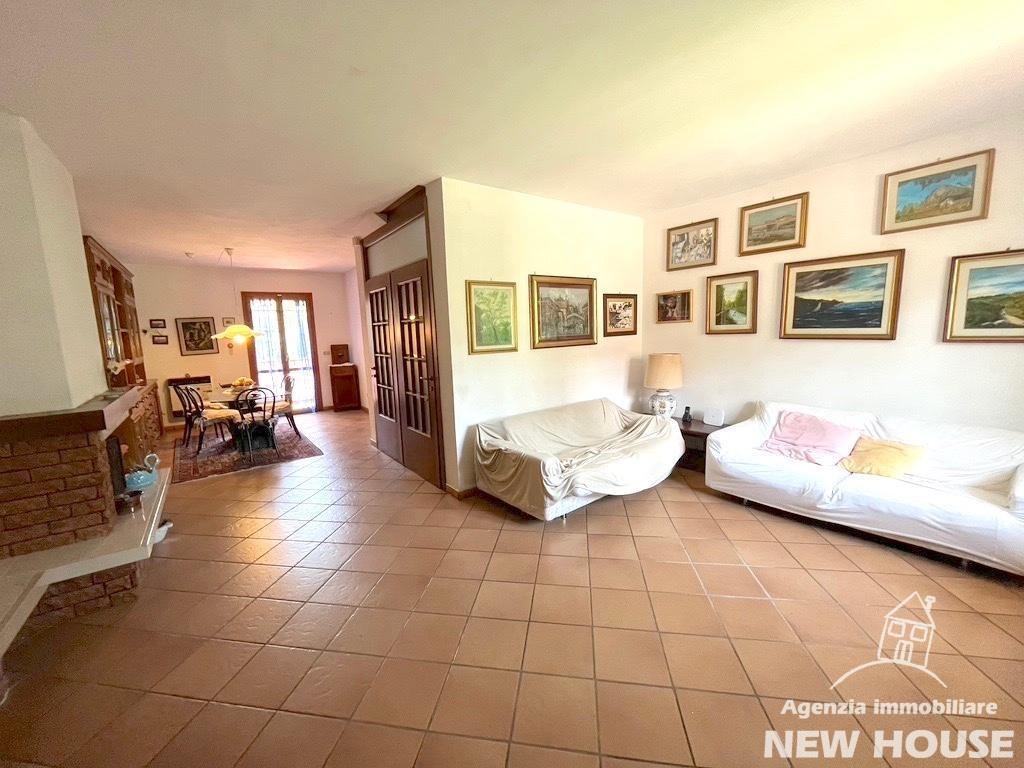Villa a Schiera di Testa in vendita a Calci via Giosue Carducci,