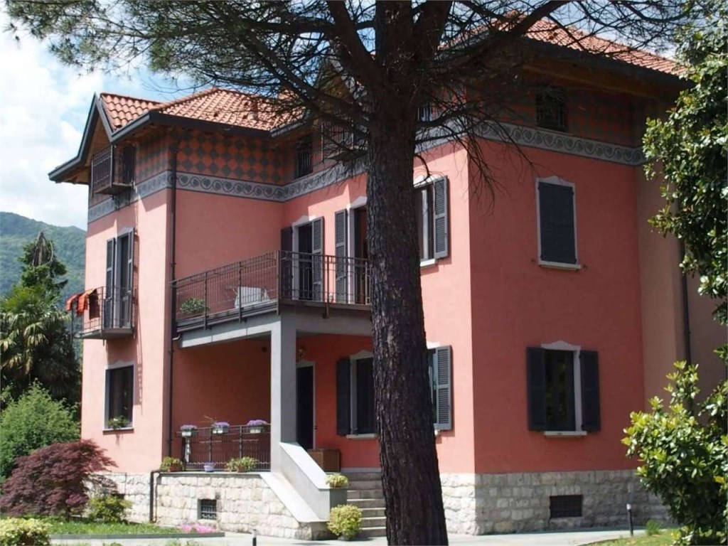 Villa in affitto a Erba