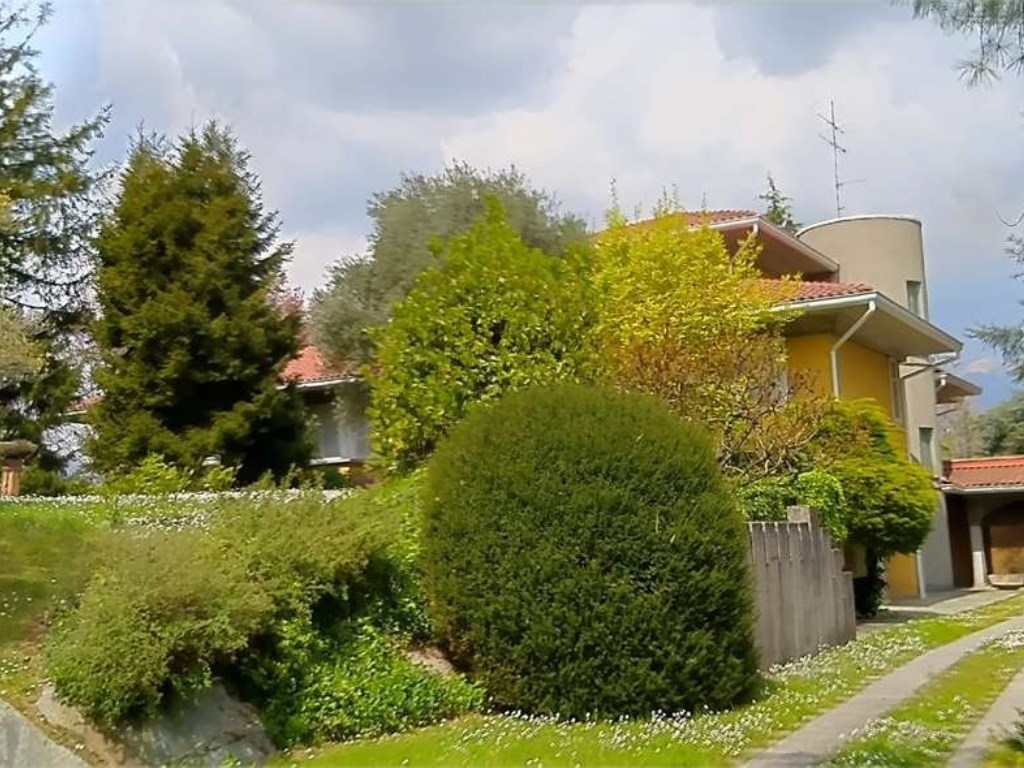 Villa in vendita a Monguzzo via Santuario