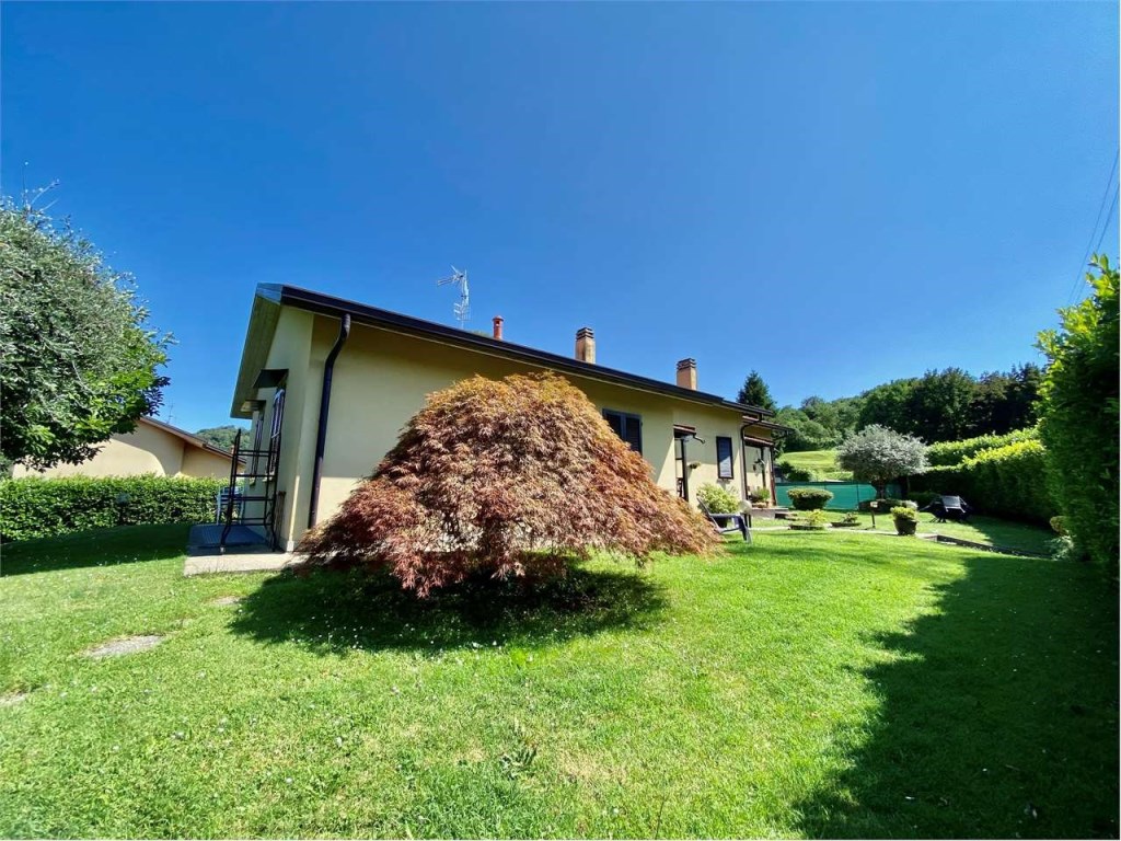 Villa in vendita a Galbiate via Bazzona Superiore 1