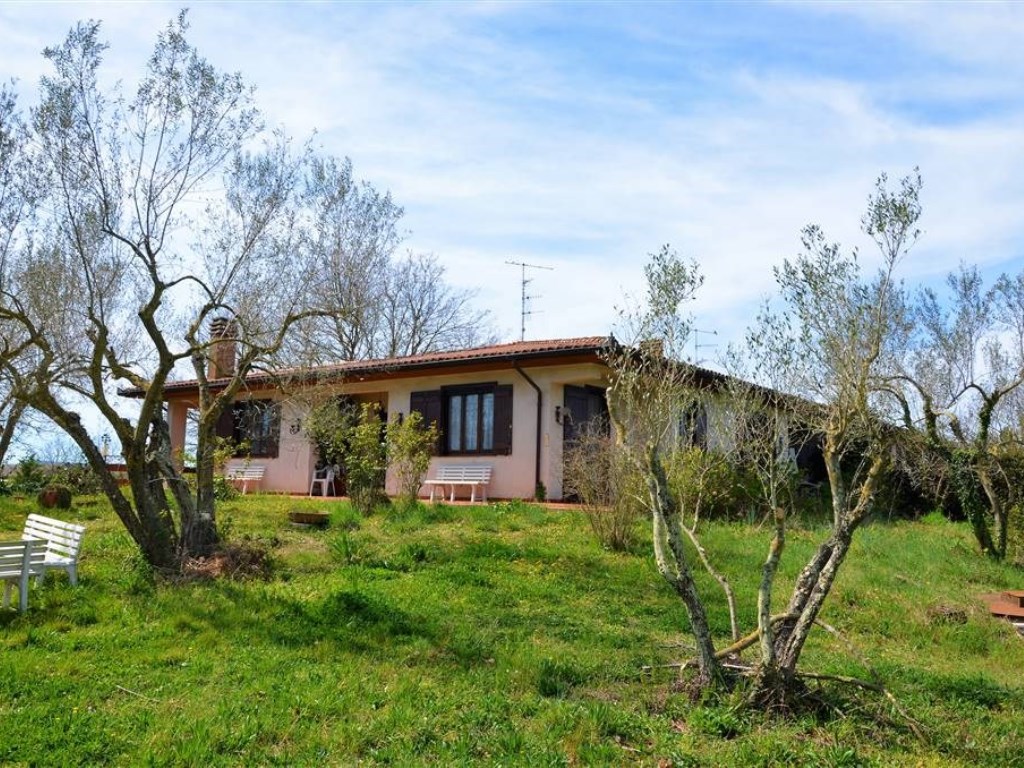 Villa Bifamiliare in vendita a Vetralla via dei Laghetti 7