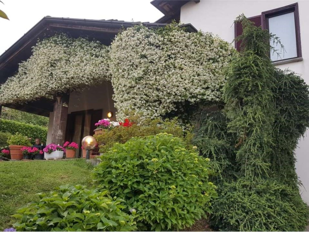 Villa in vendita a Casnate con Bernate via Luciano Manara 12A