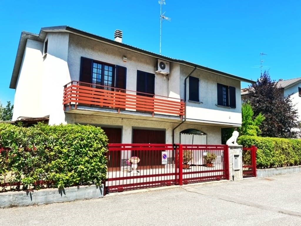 Villa Bifamiliare in vendita a Voghera