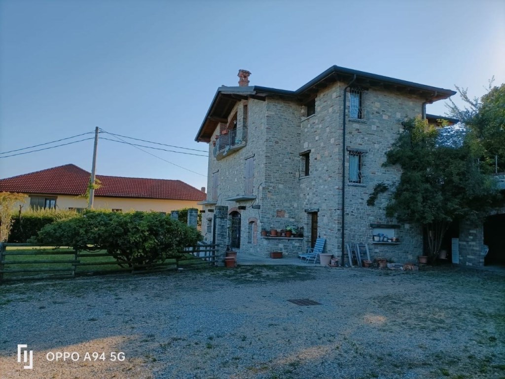 Villa in vendita a Montabone regione Girini