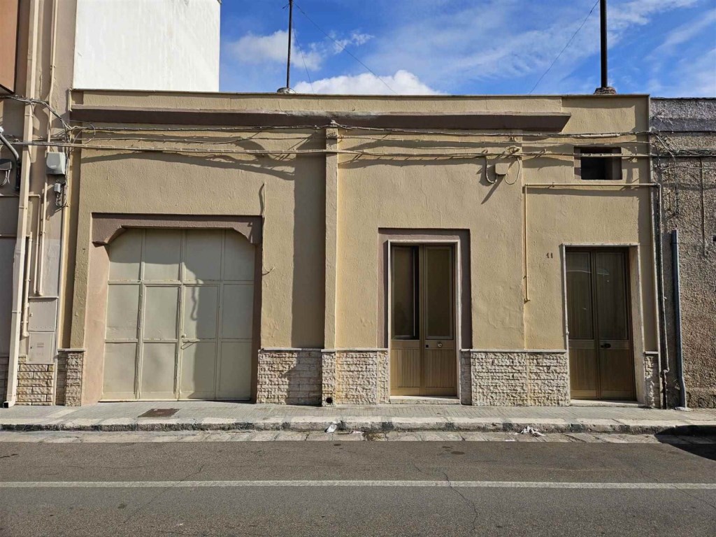 Casa Indipendente in vendita a Mesagne via toscana 9