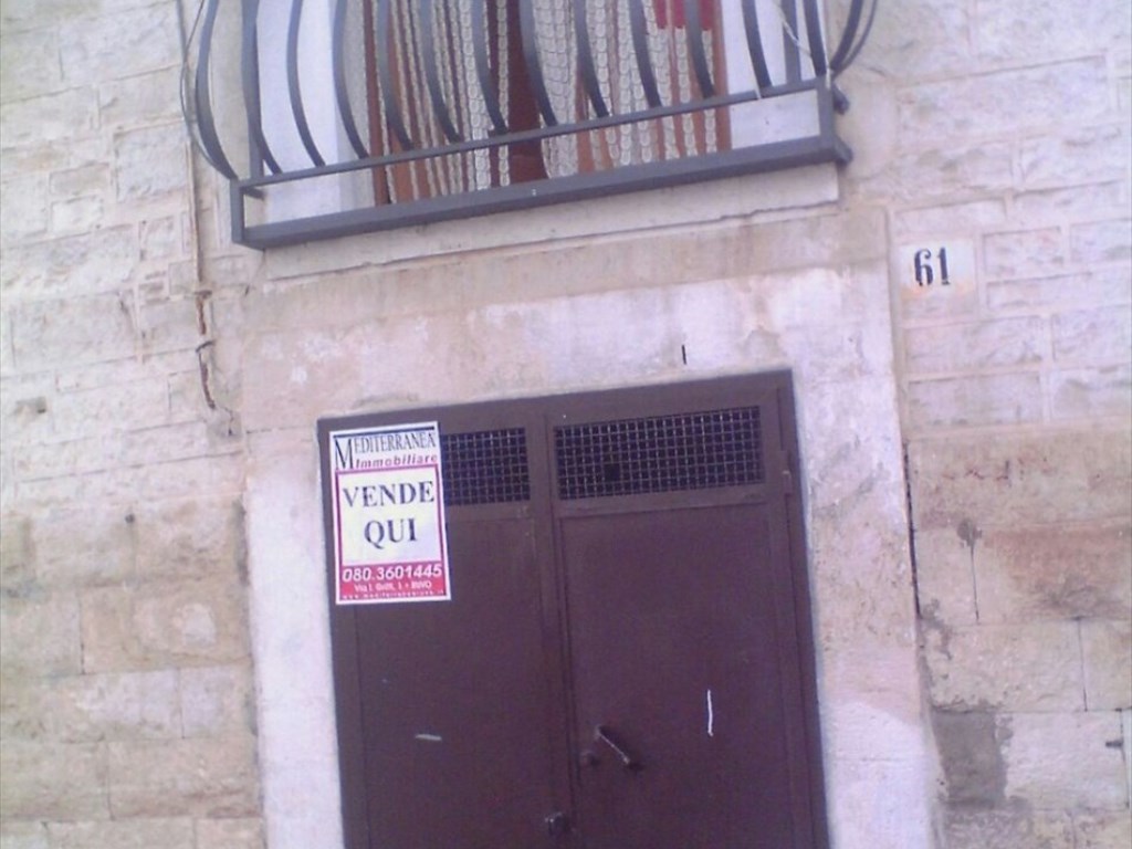 Magazzino in vendita a Ruvo di Puglia via Menna