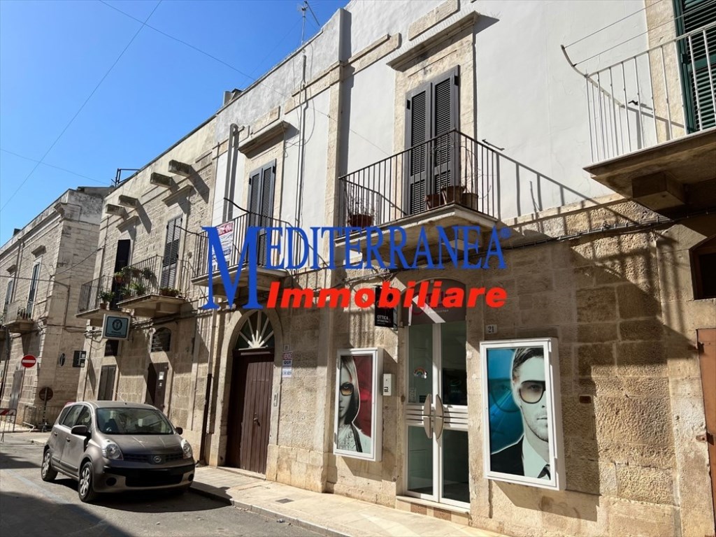 Casa Indipendente in vendita a Ruvo di Puglia via Giovanni Amendola, 19 - Via Gesmundo, 11