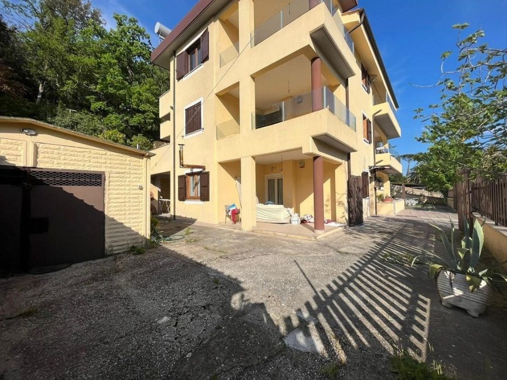 Appartamento in vendita a Fiumicino via Vincenzo Crescini