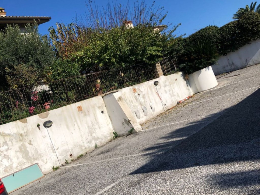 Posto Auto in vendita a Fiumicino via Nureci