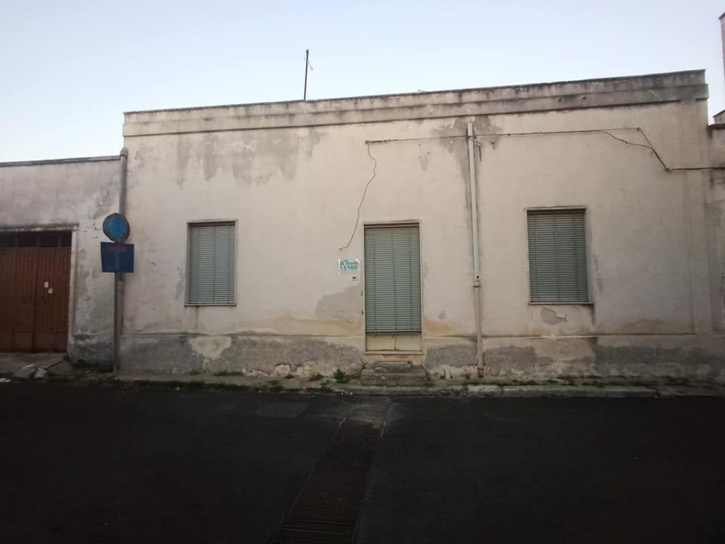 Casa Indipendente in vendita a Salice Salentino via Tito Livio 17