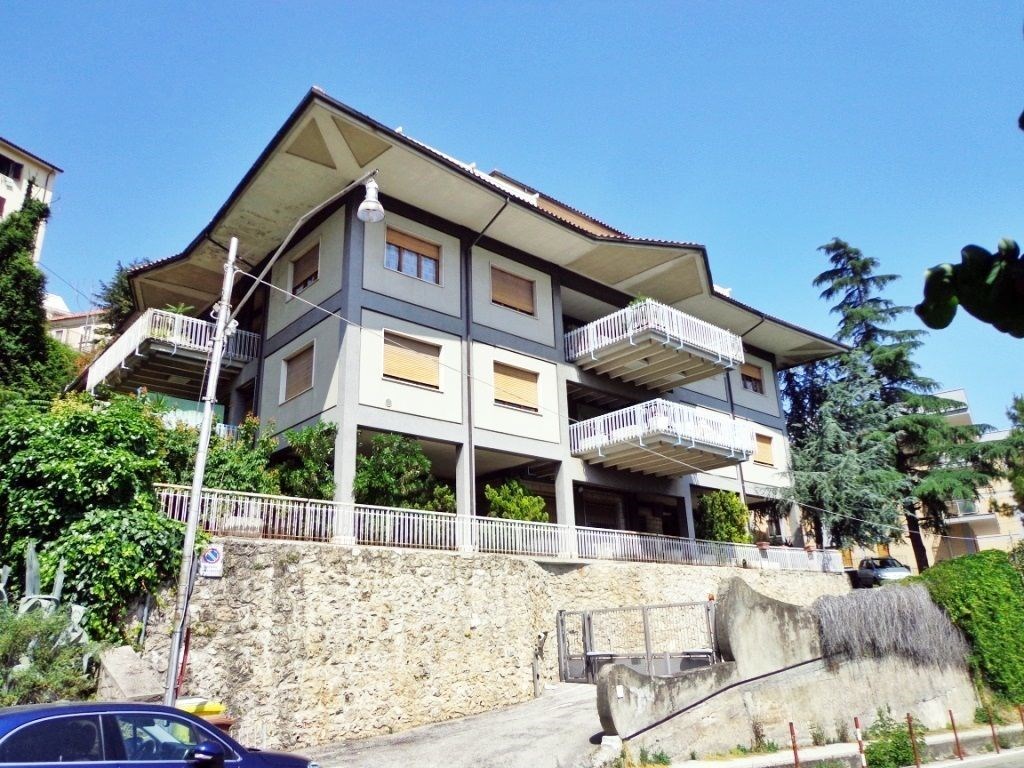 Appartamento in vendita a Chieti via picena