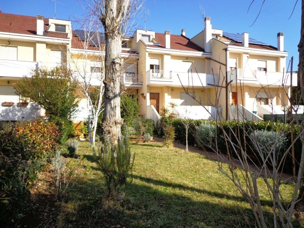 Villa a Schiera in vendita a Chieti via moschino