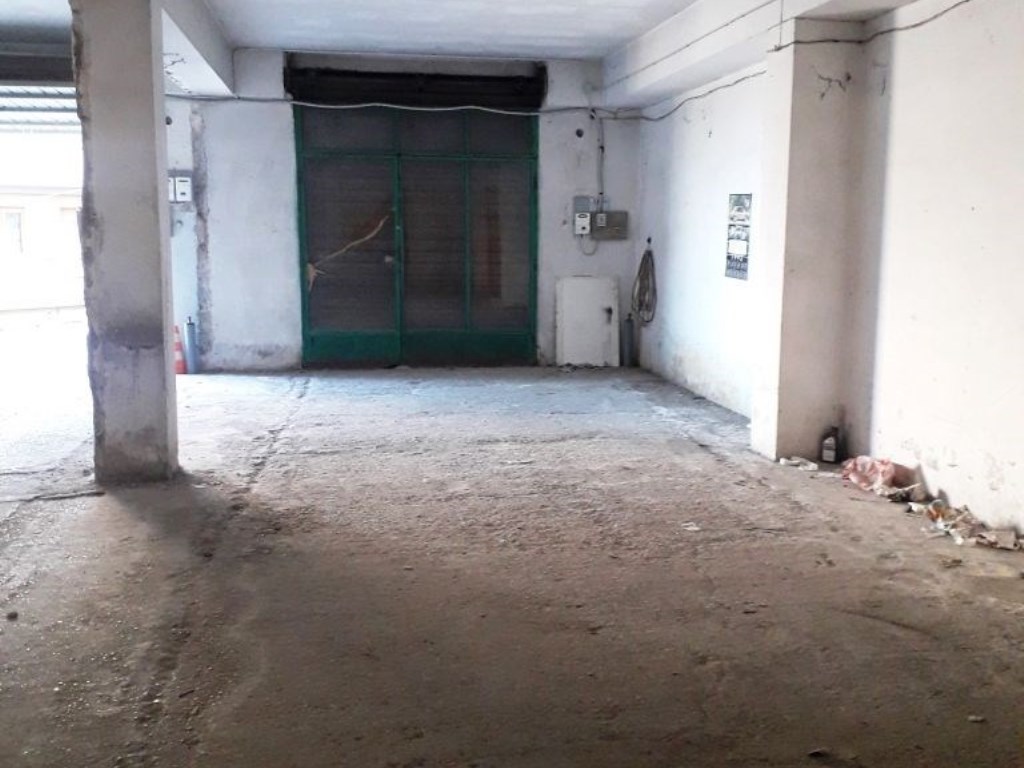 Garage in vendita a Chieti via fonte canale