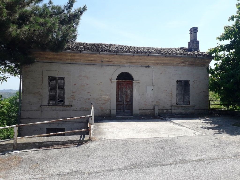 Casa Indipendente in vendita a Chieti via luigi renzetti
