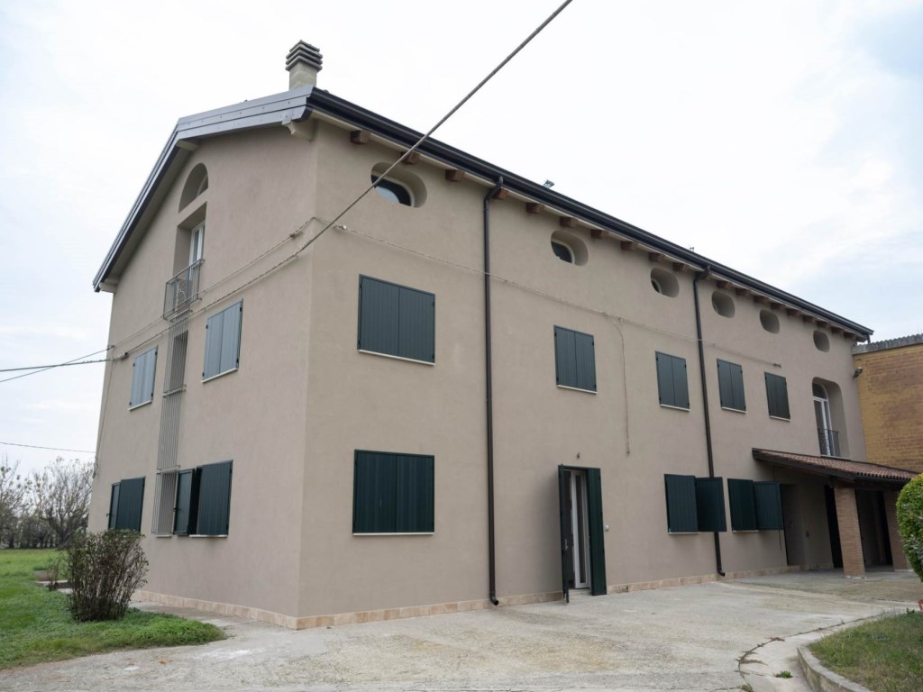 Casa a Schiera in vendita a Finale Emilia via Canalazzo Cascinetta 24
