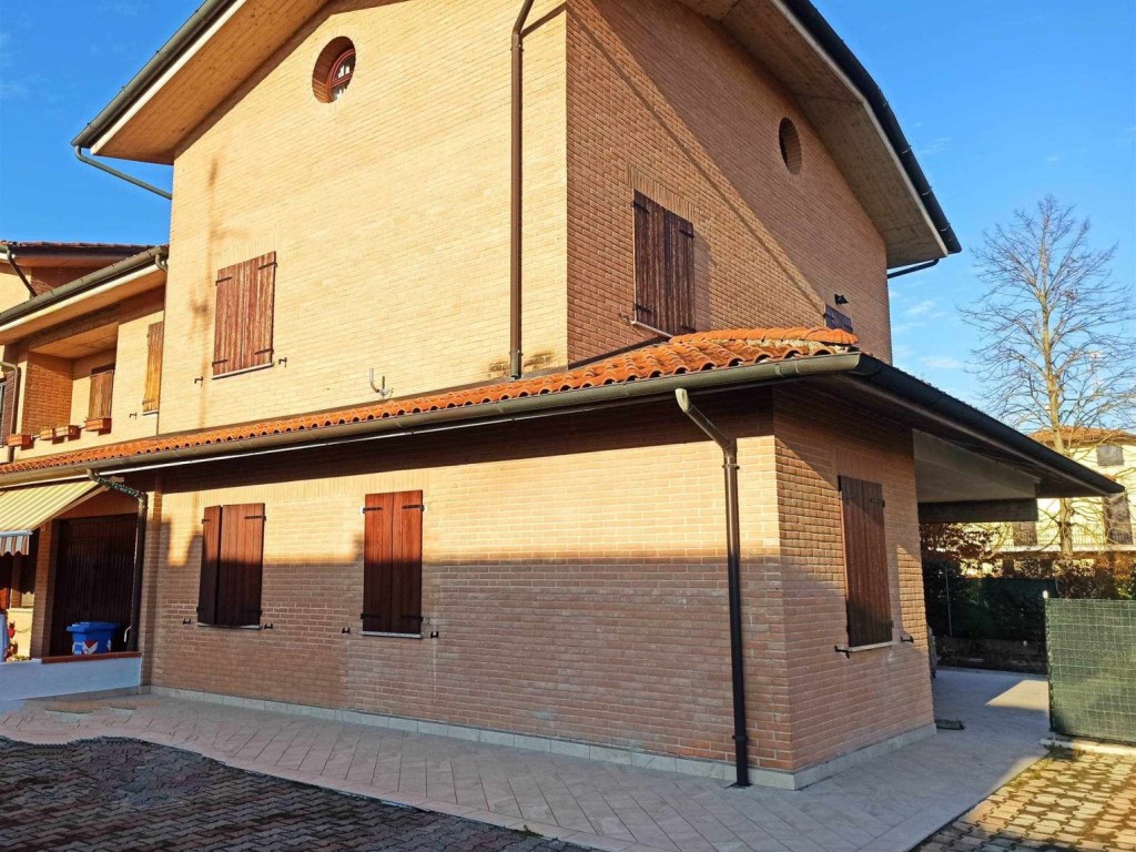Casa Semindipendente in vendita a Mirandola