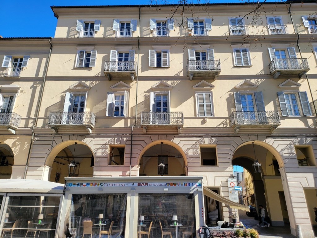 Attico in vendita ad Asti piazza Vittorio Alfieri, 11