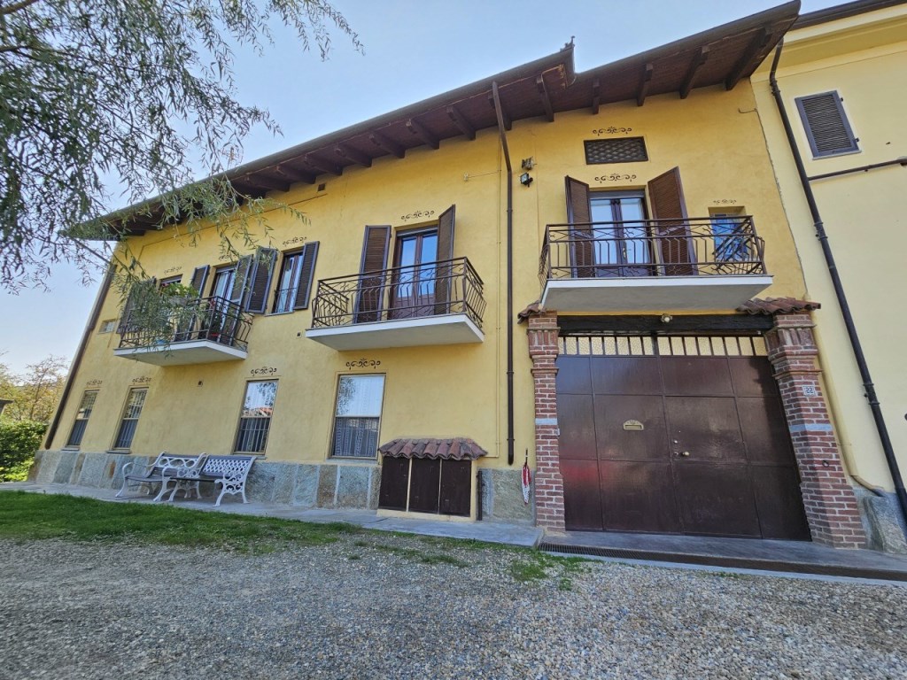 Porzione di Casa in vendita a Ciriè via Fontane, 22