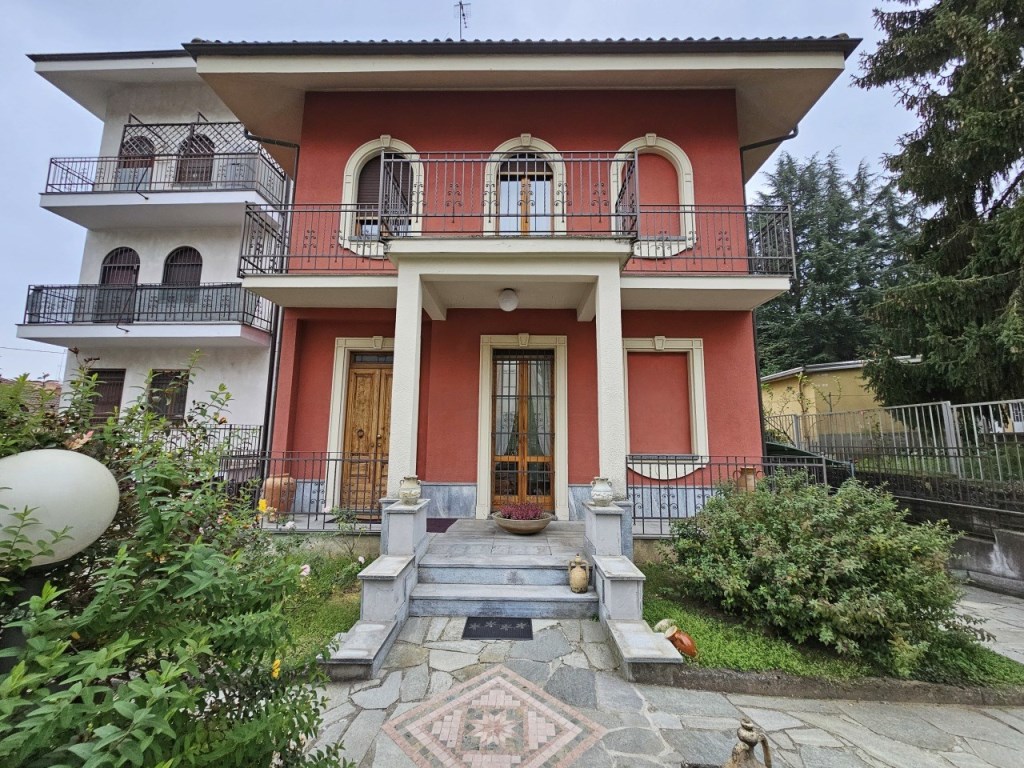 Villa in vendita ad Asti via Antonio Canova, 27