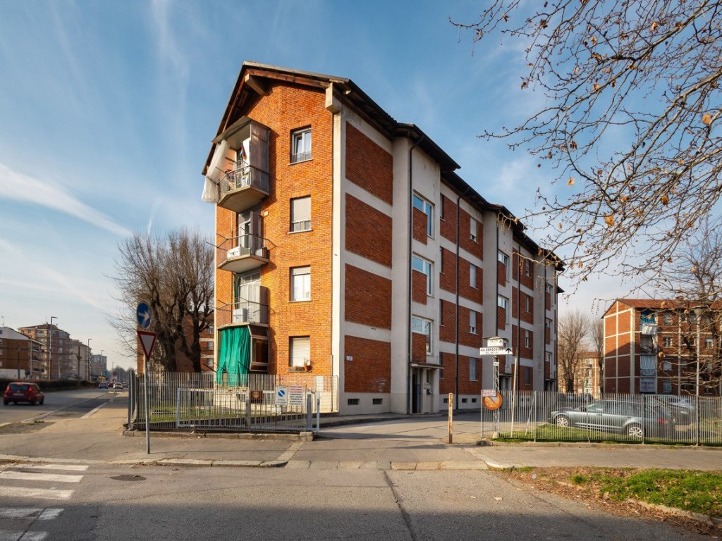 Appartamento in vendita a Torino via Andrea Sansovino, 90