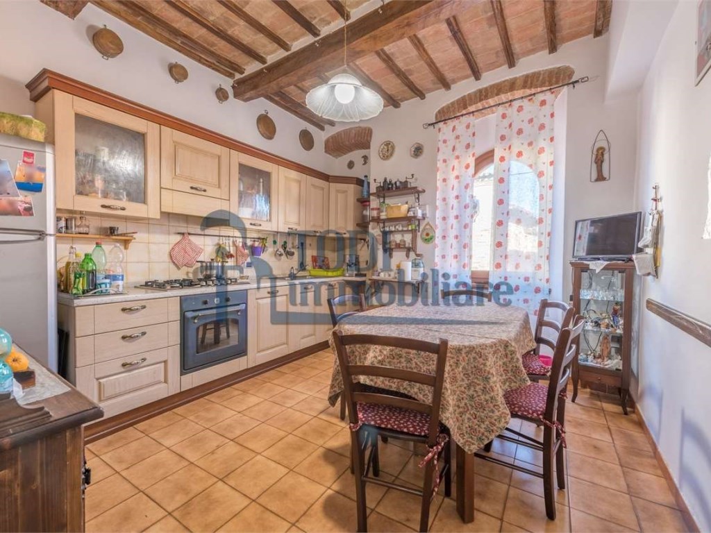 Appartamento in vendita a Todi corso Cavour 9