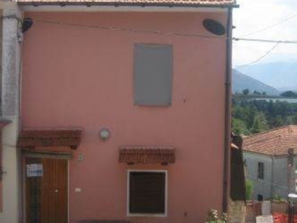 Casa Semindipendente in vendita a Magliano de' Marsi