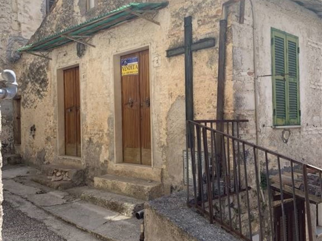 Appartamento in vendita a Magliano de' Marsi via della croce