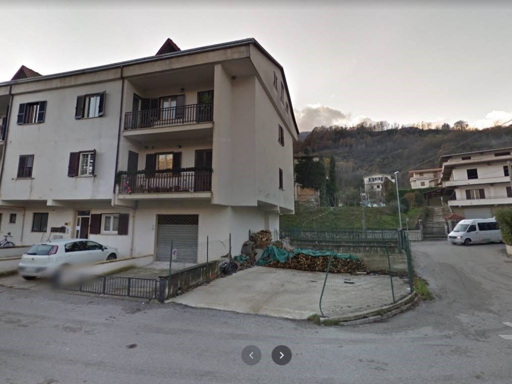 Appartamento in vendita a Civitella Roveto via stazione snc