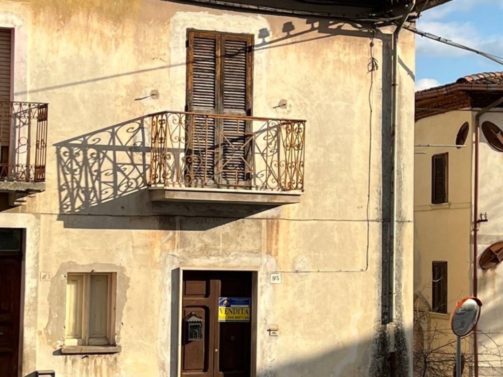 Casa Semindipendente in vendita a Magliano de' Marsi via fonte nuova 95