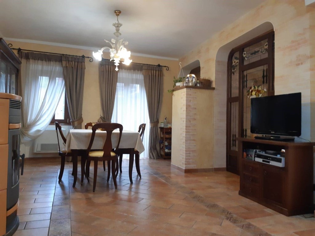 Appartamento in vendita a Civitella Roveto via umberto I snc