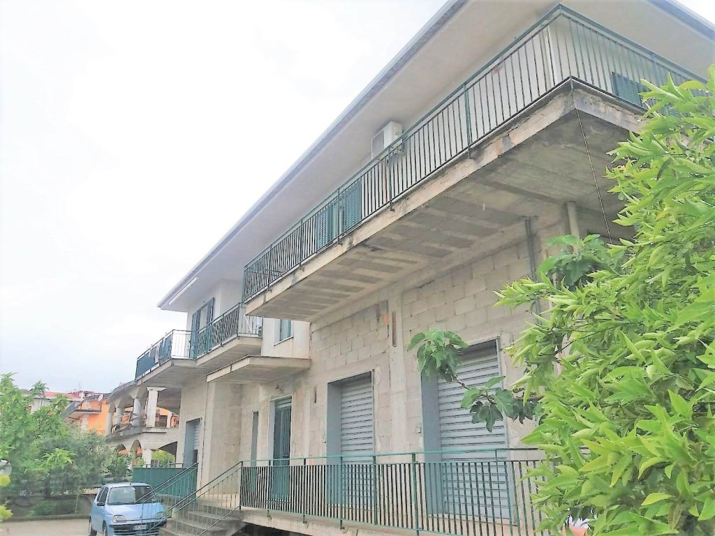 Palazzo in vendita a Pontecagnano Faiano
