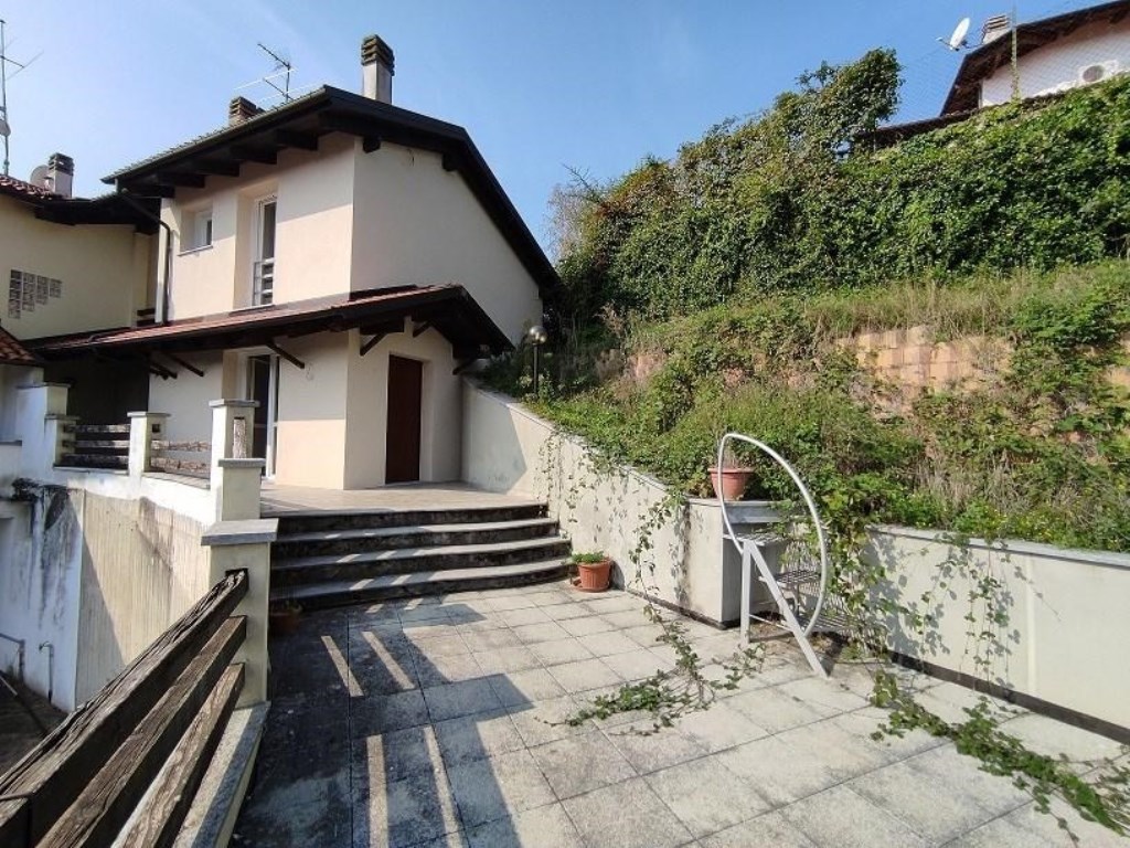 Villa a Schiera in vendita ad Asti località Briccolino
