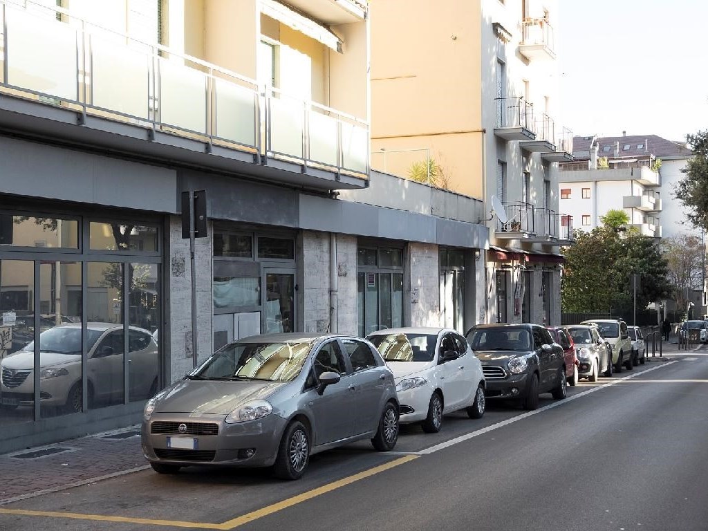 Locale Commerciale in affitto ad Ascoli Piceno
