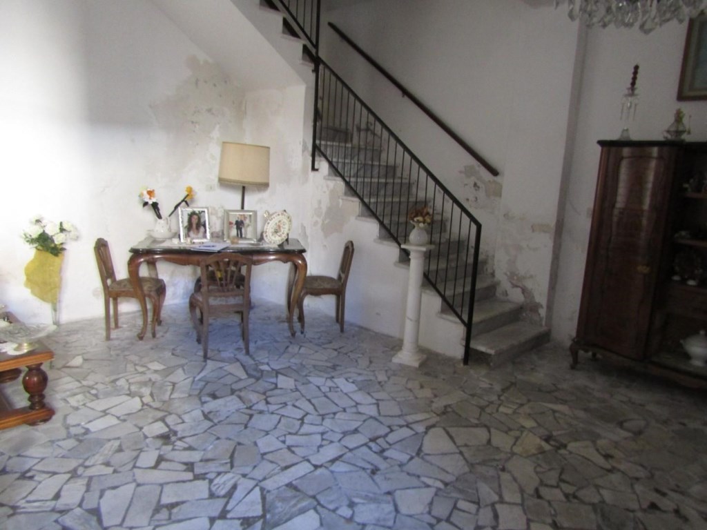 Villa Bifamiliare in vendita a Carrara via Garibaldi,