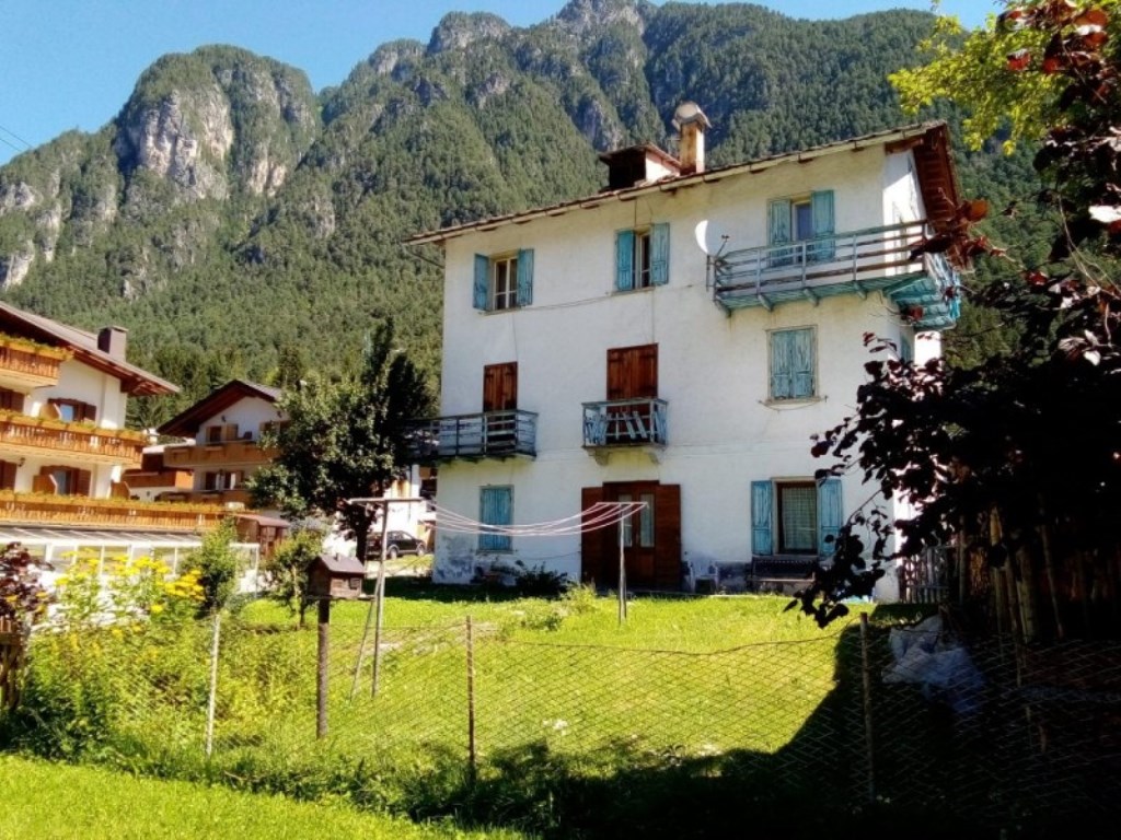 Casa Indipendente in vendita ad Auronzo di Cadore via Ligonto