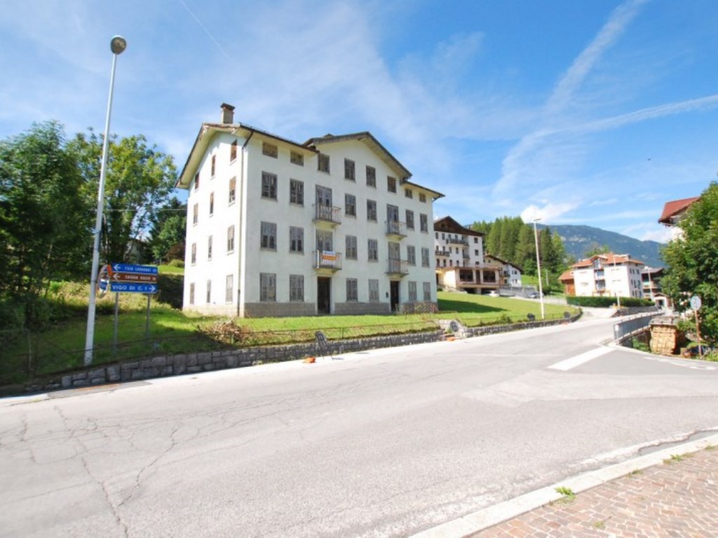 Casa Indipendente in vendita a Vigo di Cadore via Giovanni Da Rin