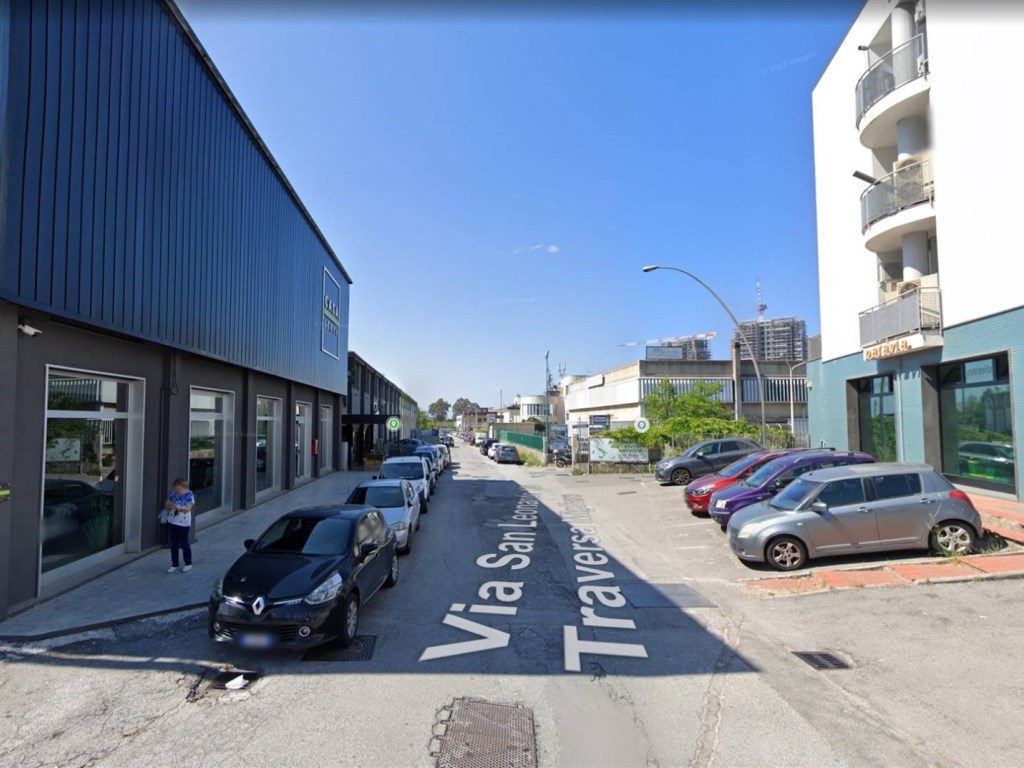 Capannone Industriale in vendita a Salerno