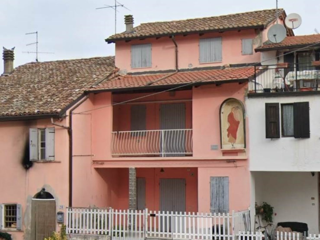 Casa a Schiera in vendita a Sant'Ilario d'Enza via Isonzo 22