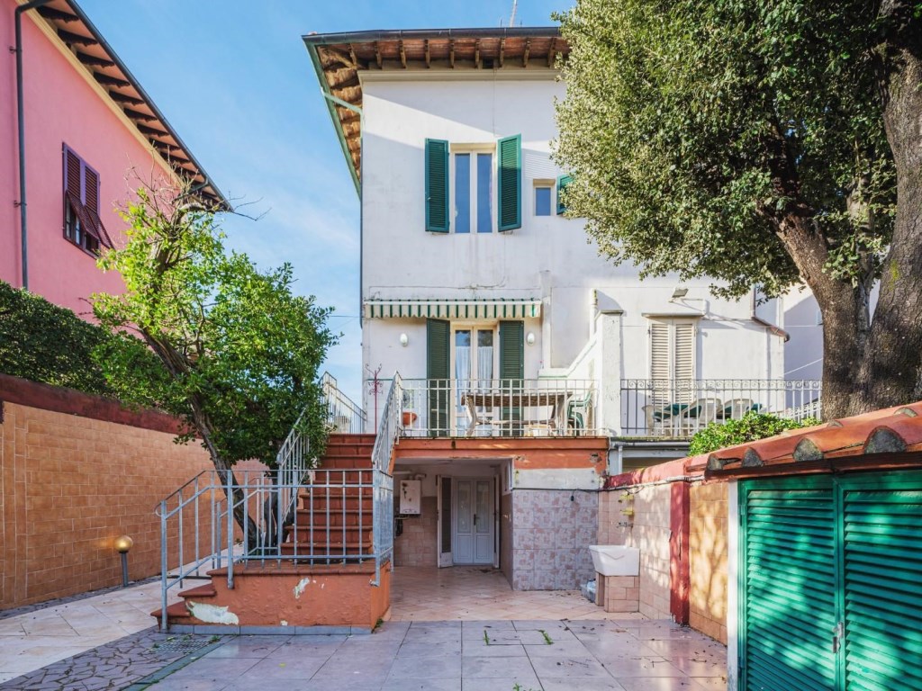 Casa Semindipendente in vendita a Pisa via dell&#