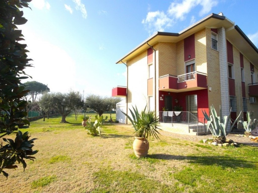 Casa Indipendente in vendita a Misano Adriatico via Larga