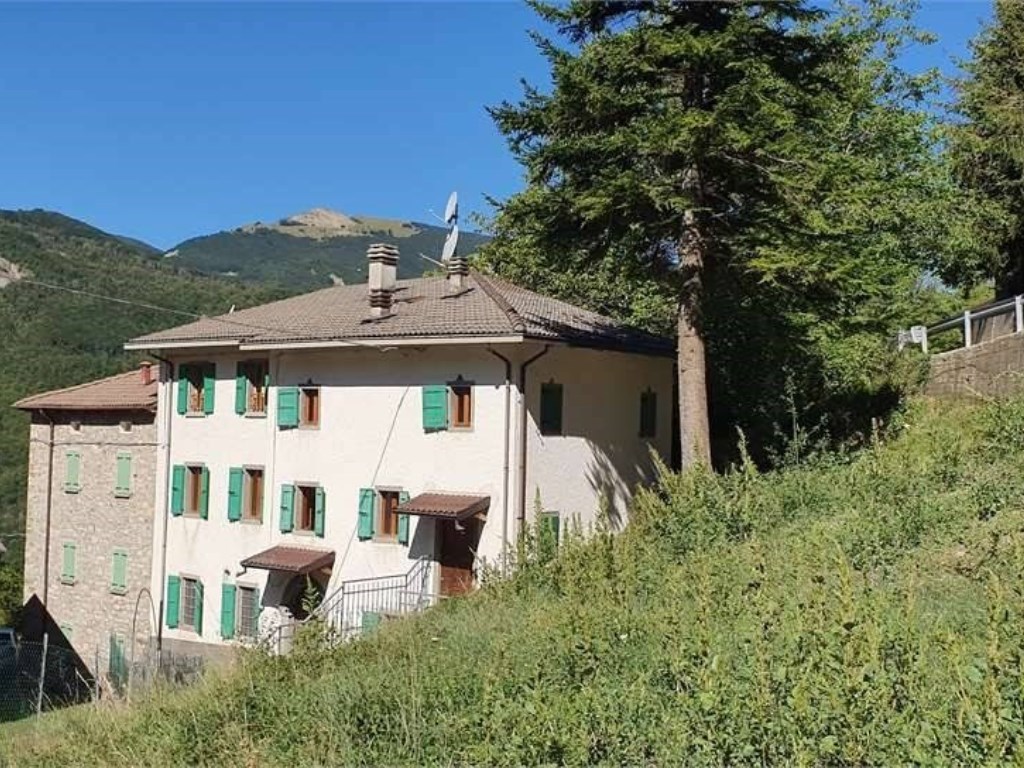 Appartamento in vendita a Villa Minozzo via Deusi, 11