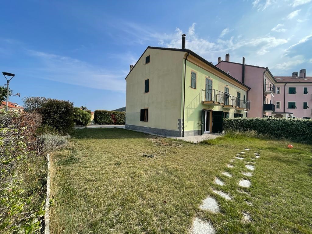 Appartamento in vendita ad Andora via Giovanni Molineri, 71