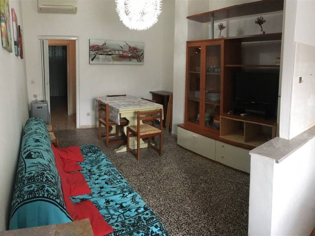Appartamento in affitto a Follonica via Giacomelli 24