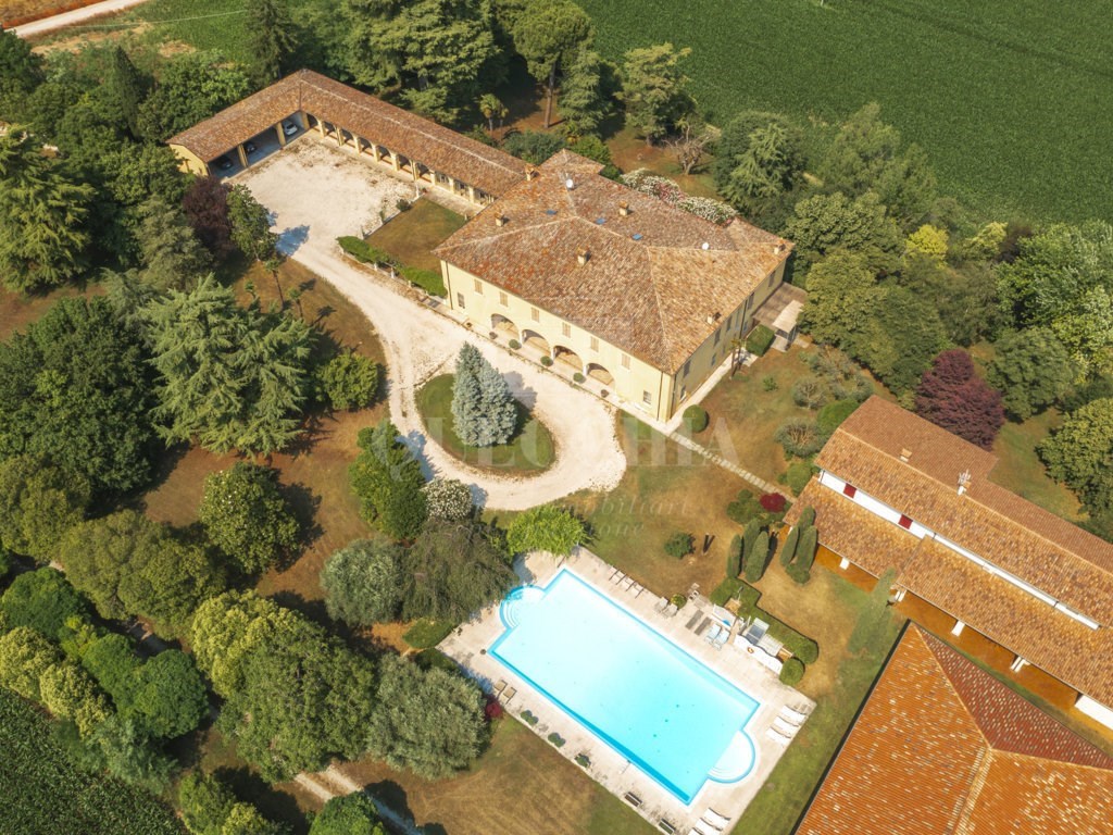 Villa in vendita a Desenzano del Garda ,