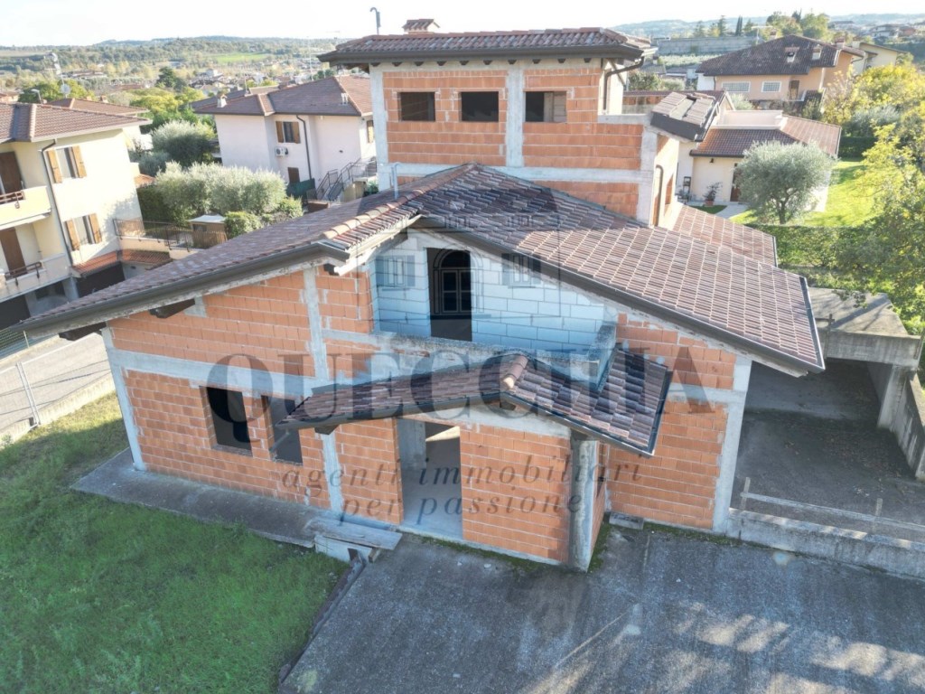Villa in vendita a Pozzolengo via sirmione,