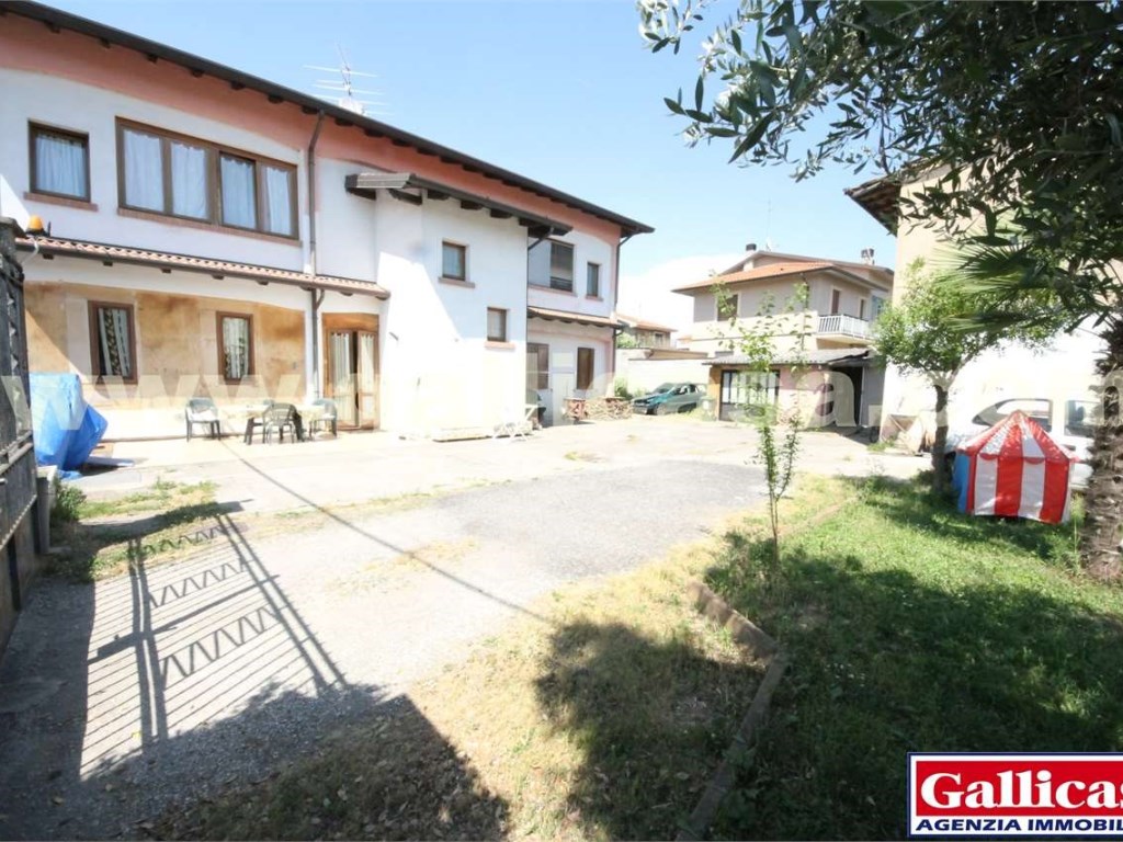 Casa Indipendente in vendita a Castrezzato piazza Risorgimento 1