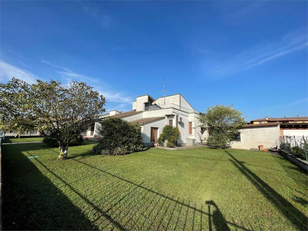 Villa in vendita a Roccafranca via Giosue' Carducci 17/19