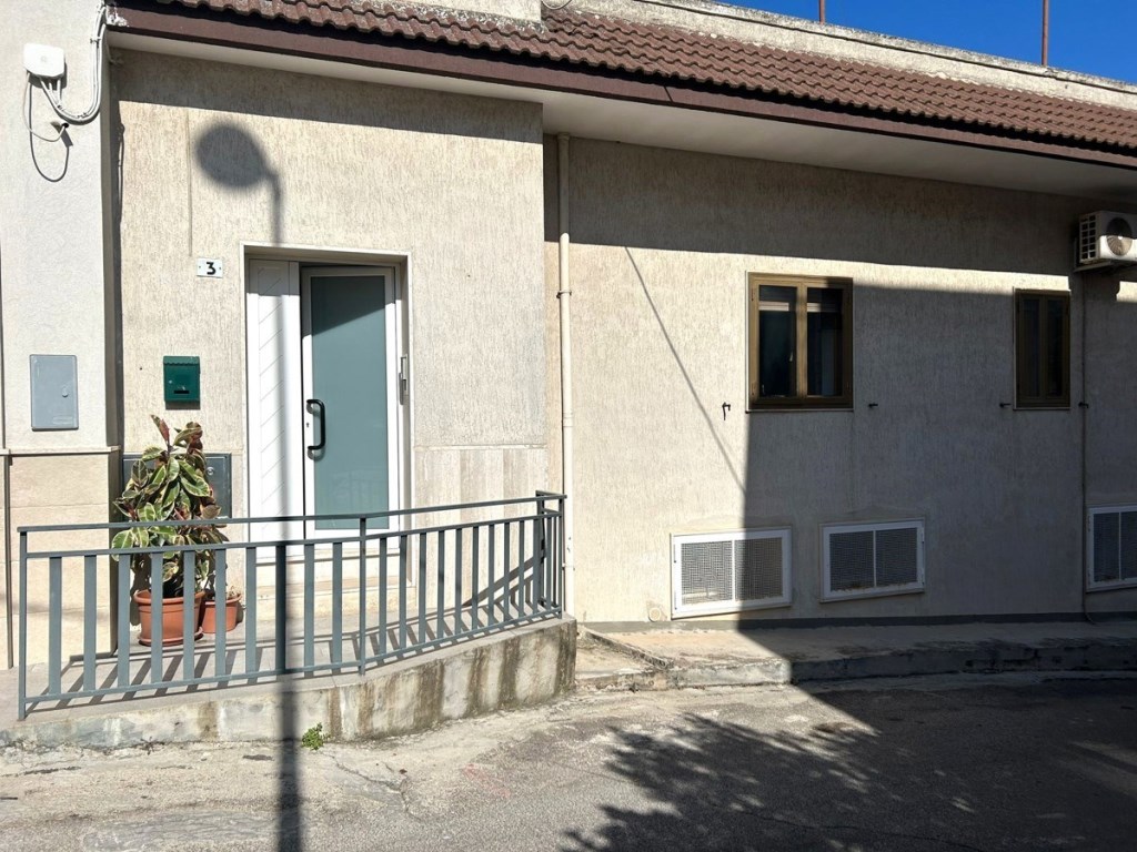 Appartamento in vendita a Crispiano crispiano macalle',3